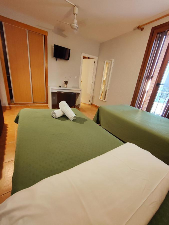 Hotel Acebo Plaza Mayor Хака Екстериор снимка