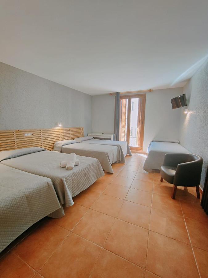 Hotel Acebo Plaza Mayor Хака Екстериор снимка