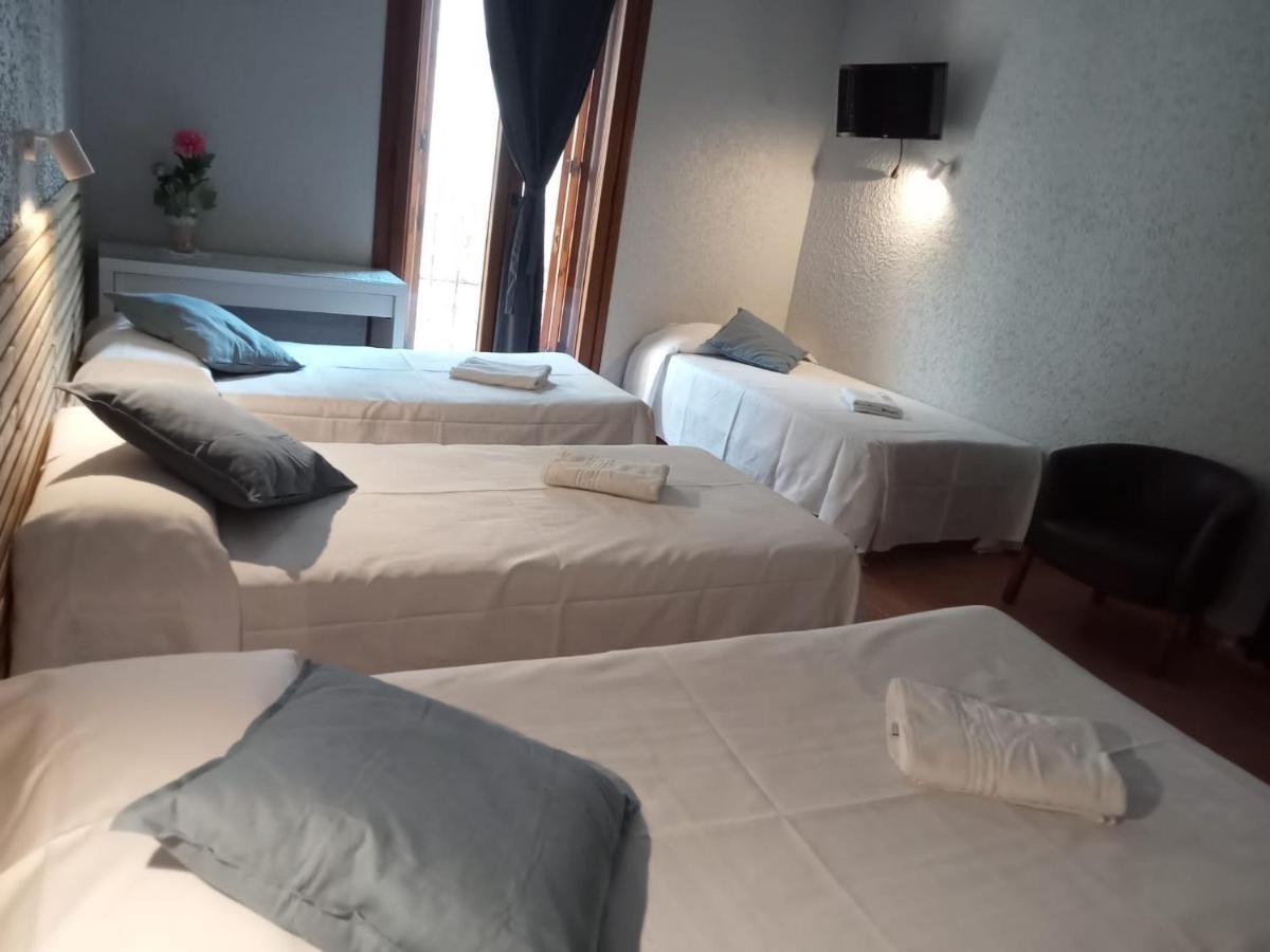 Hotel Acebo Plaza Mayor Хака Екстериор снимка