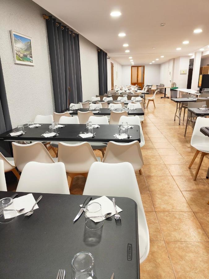 Hotel Acebo Plaza Mayor Хака Екстериор снимка