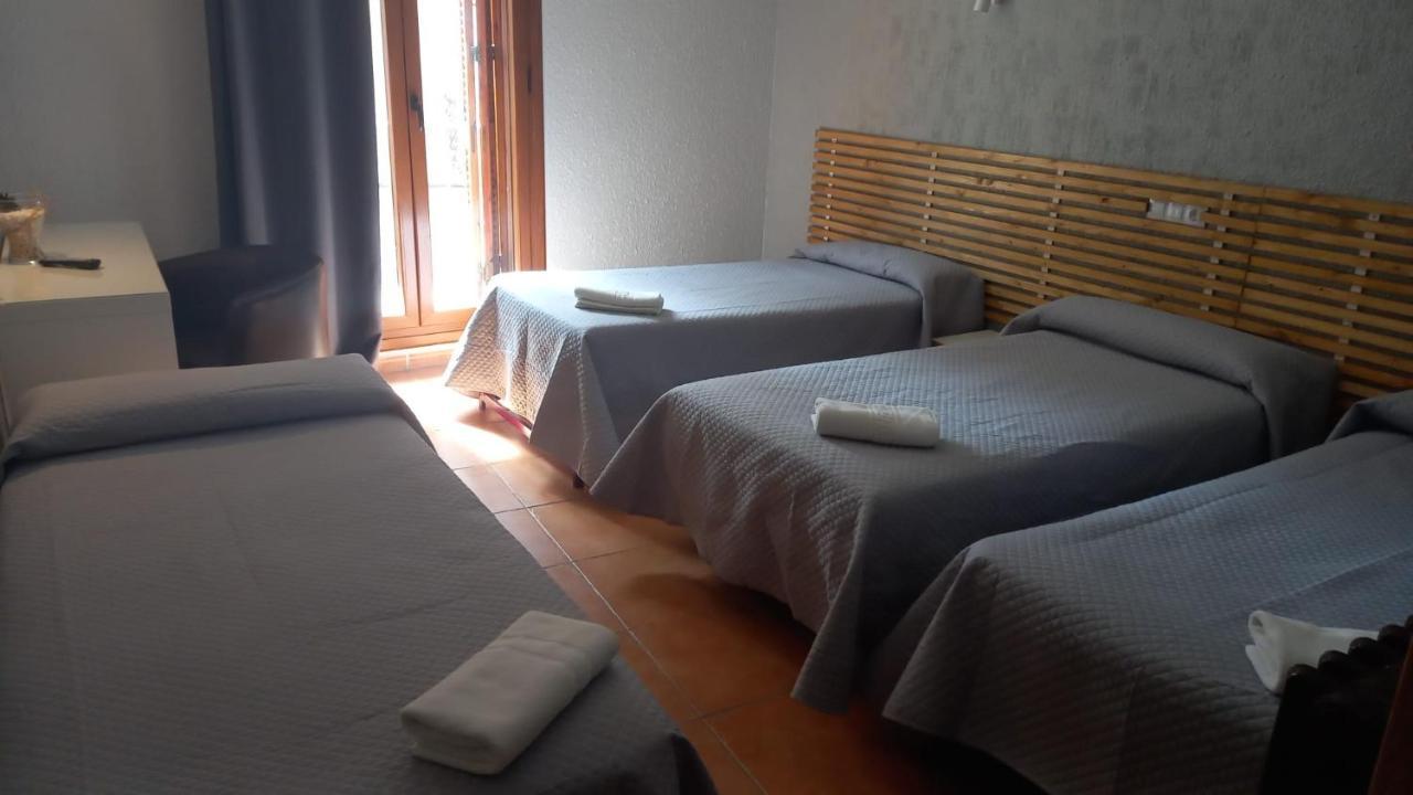 Hotel Acebo Plaza Mayor Хака Екстериор снимка