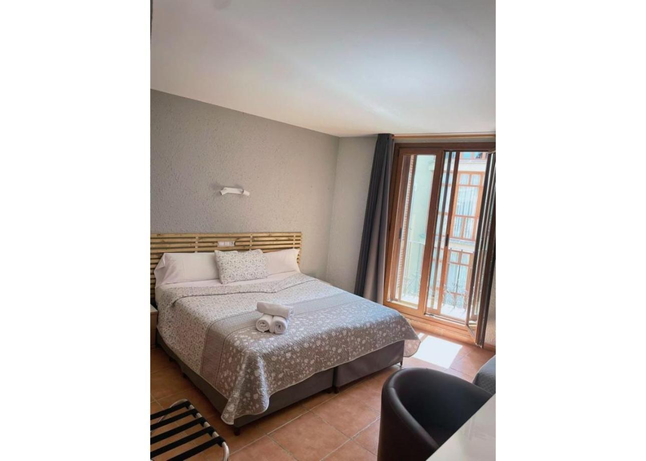 Hotel Acebo Plaza Mayor Хака Екстериор снимка